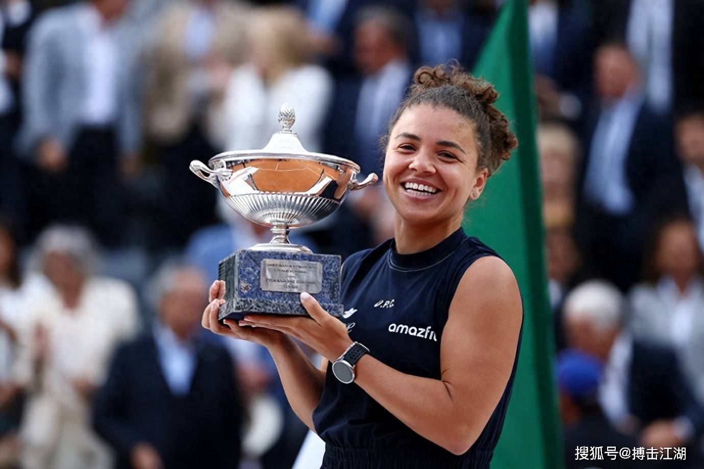 日渐拉开了 日渐拉开了