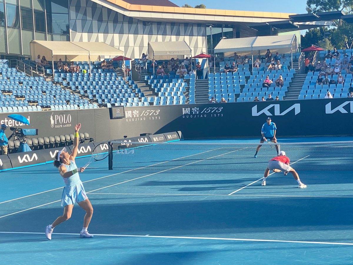 年轻球员成 年轻球员成